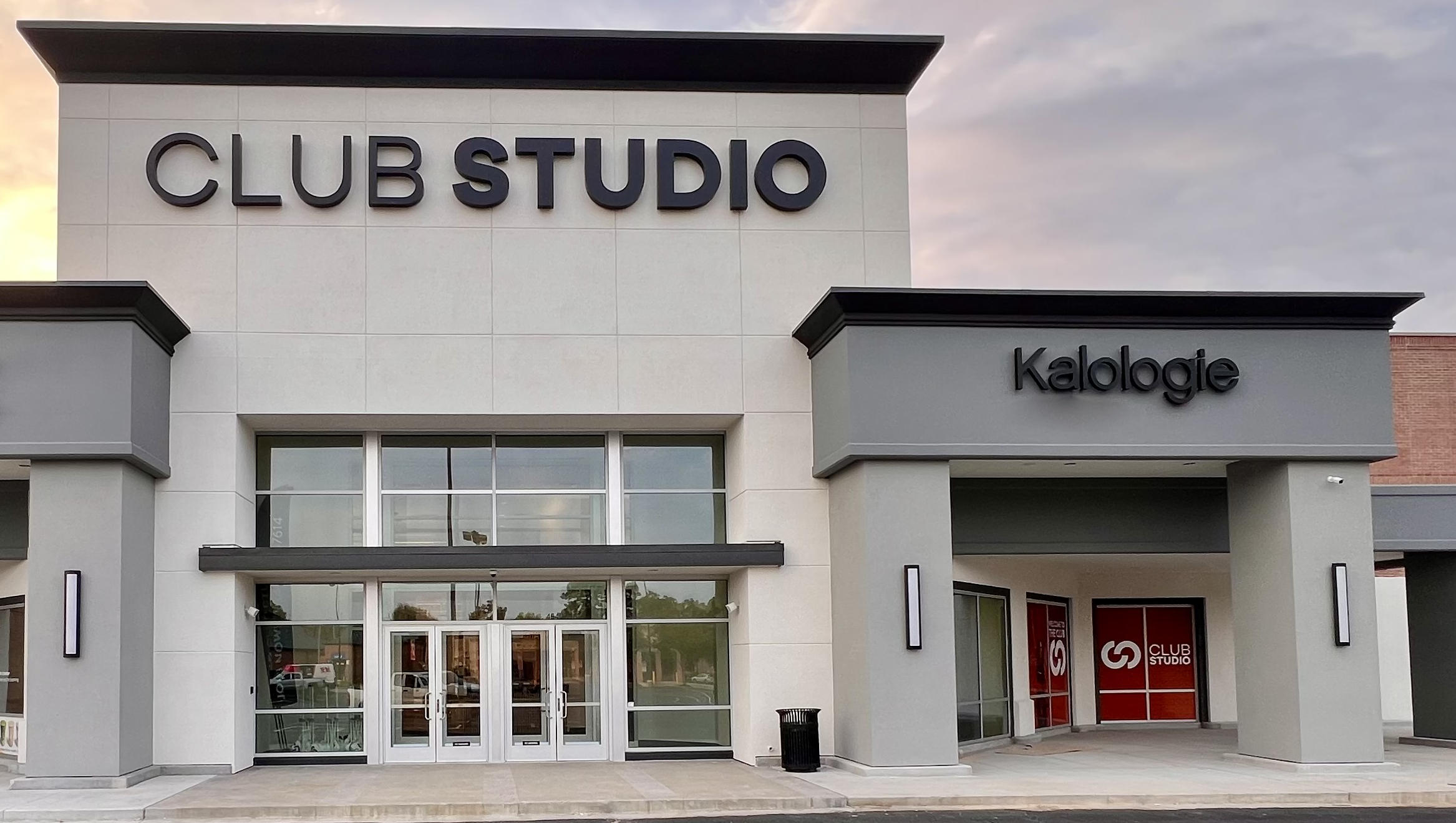 Club Studio with Kalologie